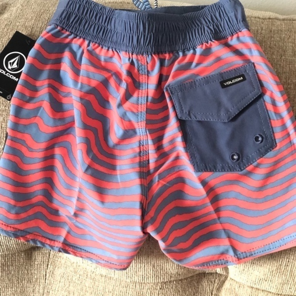 Boys Volcom Boardshorts - Picture 3 of 3